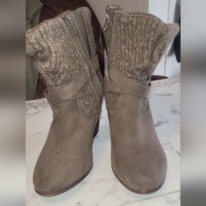 NWT Sweater ankle Boots